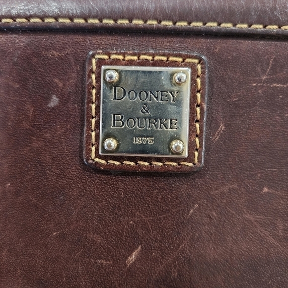 Dooney & Bourke vintage wristlet - Picture 2 of 9